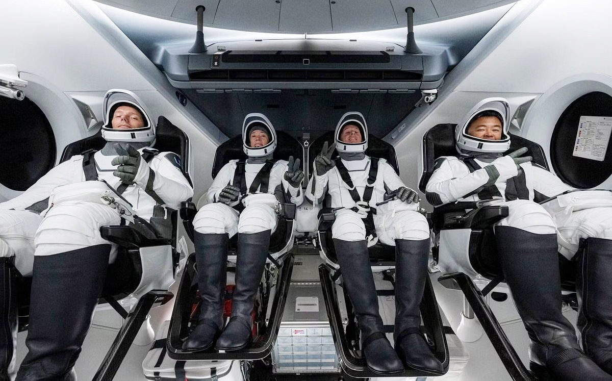 T&agrave;u Dragon 9 của SpaceX đ&atilde; sẵn s&agrave;ng cất c&aacute;nh đưa c&aacute;c phi h&agrave;nh gia l&ecirc;n Trạm vũ trụ quốc tế, ng&agrave;y 23-4-2021. Ảnh: NASA