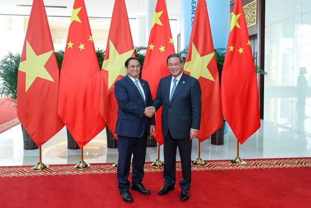 Thủ tướng Phạm Minh Ch&iacute;nh v&agrave; Thủ tướng Trung Quốc L&yacute; Cường - Ảnh: VGP/Nhật Bắc