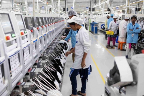 Bên trong nhà máy Foxconn tại Ấn Độ. Nguồn: Bloomberg