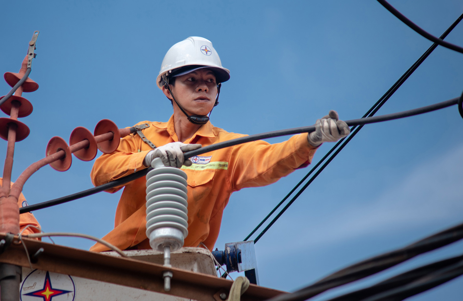 Tập đoàn Điện lực Việt Nam: Triển khai đồng bộ nhiều giải pháp chuẩn bị  cung cấp điện năm 2024 - Tạp chí Tài chính