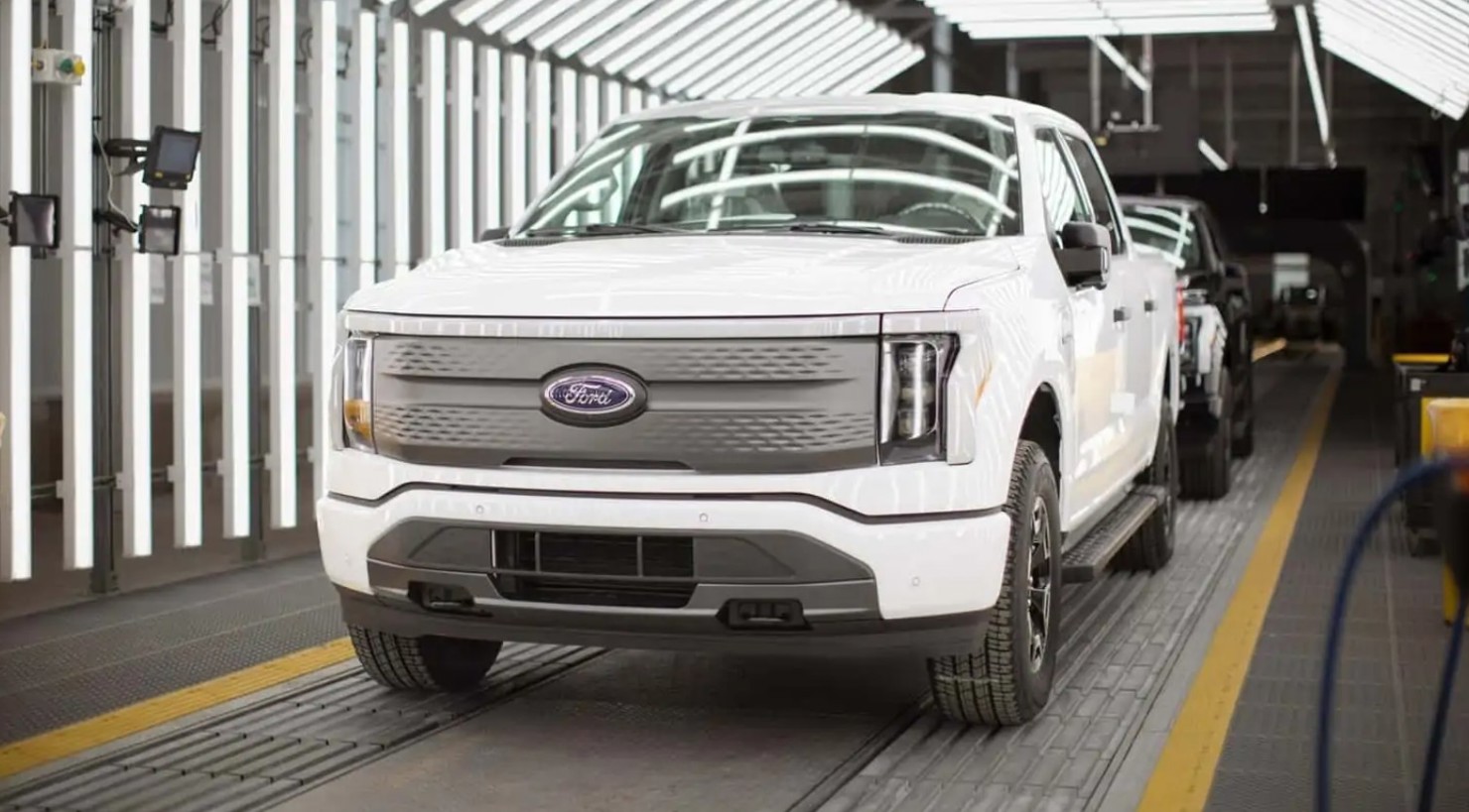 Ford cắt giảm đầu tư vào xe điện sau khi lỗ 36.000 USD cho mỗi chiếc xe điện bán ra trong quý 3.