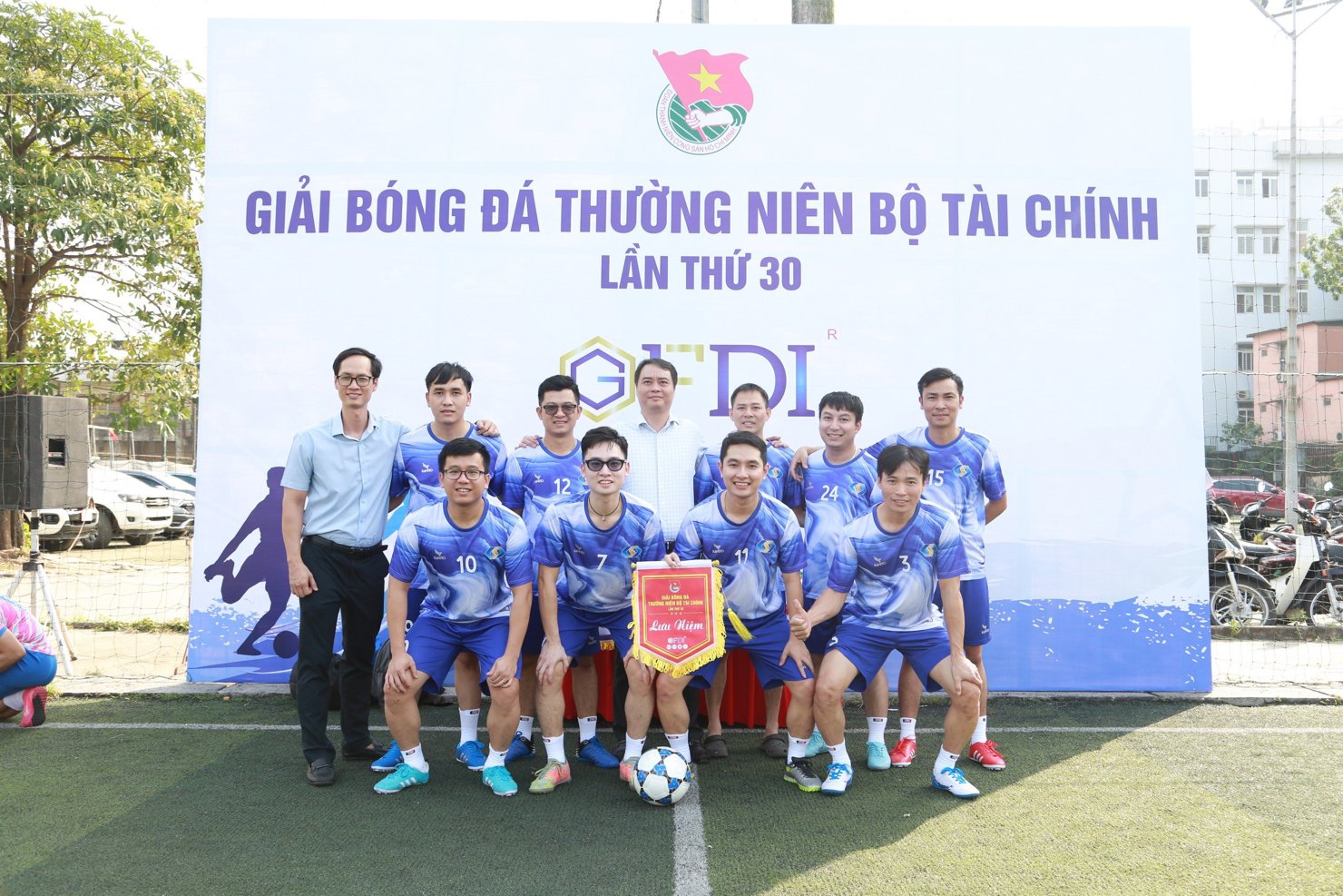 Đoàn Thanh niên Bộ Tài chính khai mạc Giải Bóng đá thường niên lần thứ 30 - Ảnh 1