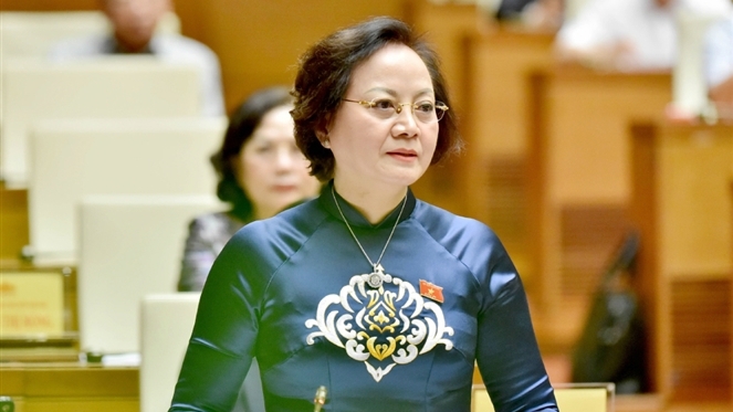 Bộ trưởng Bộ Nội vụ Phạm Thị Thanh Trà trả lời chất vấn.
