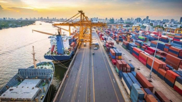 Khối lượng hàng hóa thông qua cảng biển ước đạt 624 triệu tấn, tăng 3% so với cùng kỳ.