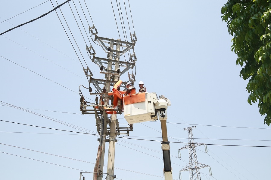 Lưới điện trên địa bàn tỉnh Ninh Bình đã có nhiều thay đổi, đáp ứng tốt nhu cầu phát triển kinh tế, xã hội của địa phương.