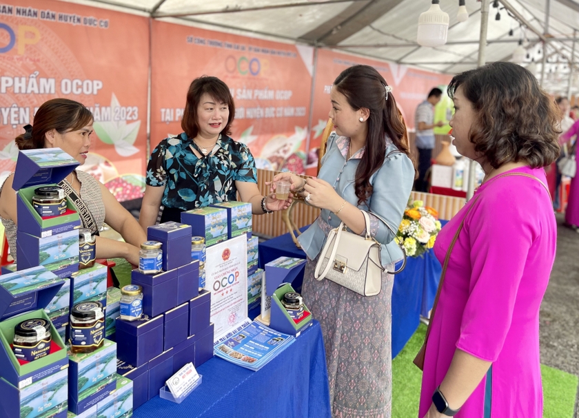 H&agrave;ng năm, tỉnh Gia Lai v&agrave; Ratanakiri đều c&oacute; c&aacute;c chương tr&igrave;nh x&uacute;c tiến thương mại để mở ra cơ hội giao thương cho doanh nghiệp 2 tỉnh. Ảnh: V.T