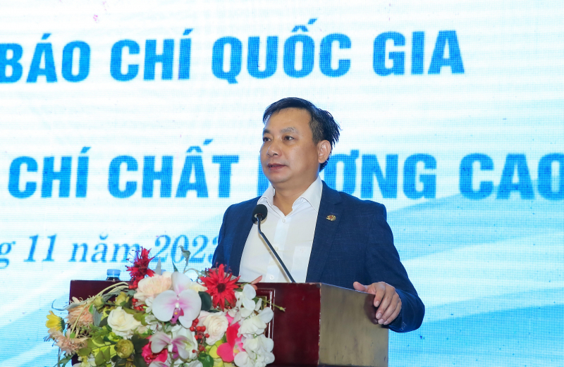 Chánh Văn phòng Hội Nhà báo Việt Nam Phan Toàn Thắng trình bày báo cáo tại hội nghị. Ảnh: Trần Hải 