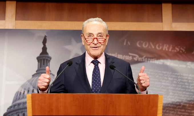 Lãnh đạo phe đa số tại Thượng viện, ông Chuck Schumer.