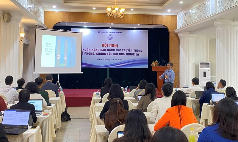 Bác sĩ Nguyễn Trung Nguyên, Giám đốc Trung tâm chống độc Bệnh viện Bạch Mai chia sẻ về những tác hại của thuốc lá điện tử và cập nhật tình hình các ca ngộ độc do sử dụng thuốc lá điện tử. 