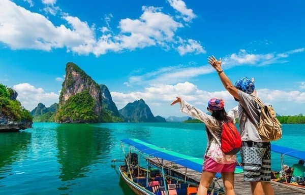 Người Hàn Quốc đi du lịch nước ngoài tăng đột biến và Việt Nam đứng thứ 2 trong số các điểm du lịch yêu thích.