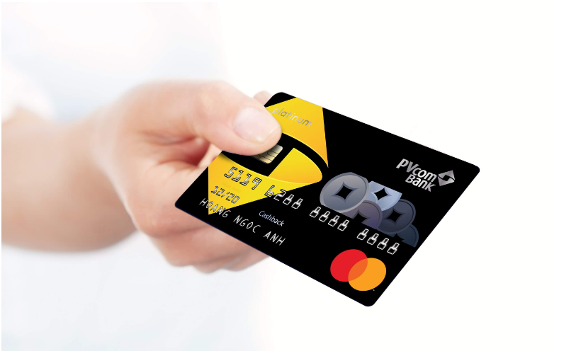 Khi sử dụng thẻ tín dụng, khách hàng cần lên kế hoạch chi tiêu cụ thể và lưu ý về thời hạn thanh toán để tránh việc trả muộn sẽ bị tính thêm lãi, phí. Ảnh: internet