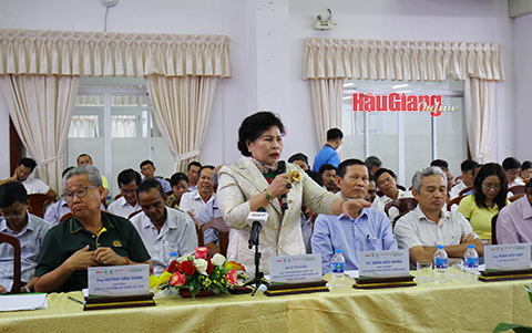 Đại biểu chia sẻ tại hội thảo. Ảnh: H.Thu