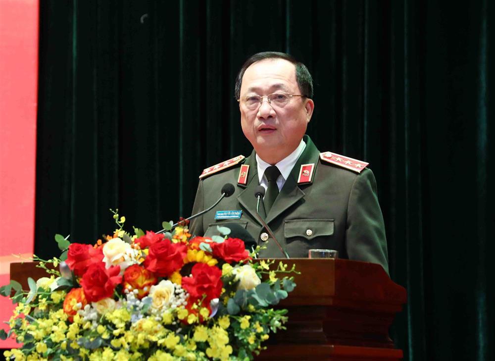 Thượng tướng, PGS.TS Nguyễn Văn Th&agrave;nh: "Việc x&acirc;y dựng 'thế trận l&ograve;ng d&acirc;n' vững chắc, g&oacute;p phần bảo vệ Tổ quốc 'từ sớm, từ xa' phải được tăng cường hơn nữa, coi đ&oacute; vừa l&agrave; nhiệm vụ trọng yếu, thường xuy&ecirc;n, vừa l&agrave; y&ecirc;u cầu cấp b&aacute;ch" - Ảnh: VGP/PL