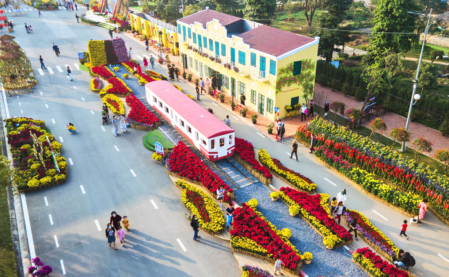 Mailand Hanoi City còn mang đến một lễ hội mùa xuân độc đáo mang tên Home Hanoi Xuan. Ảnh: Phú Long