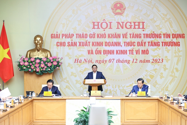 Thủ tướng Phạm Minh Ch&iacute;nh chủ tr&igrave; Hội nghị b&agrave;n giải ph&aacute;p th&aacute;o gỡ kh&oacute; khăn về tăng trưởng t&iacute;n dụng cho sản xuất kinh doanh, th&uacute;c đẩy tăng trưởng v&agrave; ổn định kinh tế vĩ m&ocirc;.