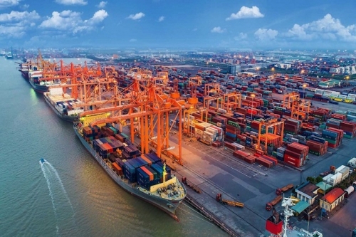 Khảo sát mới đây của Vietnam Report cho thấy, phần lớn các doanh nghiệp logistics ghi nhận kết quả kinh doanh sụt giảm. Ảnh: internet