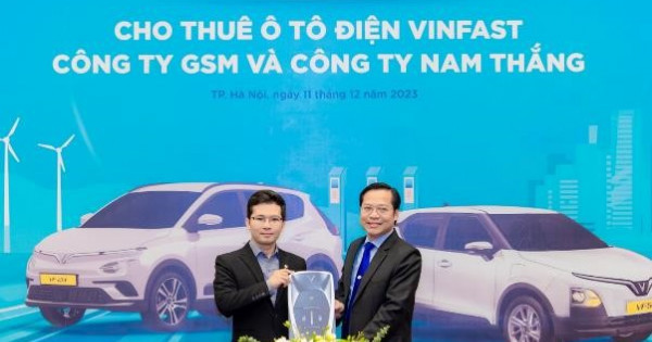 Ông Nguyễn Văn Thanh - Tổng Giám đốc Công ty GSM toàn cầu (trái) và ông Trần Bá Thắng - Chủ tịch Hội đồng quản trị kiêm Tổng Giám đốc Công ty Nam Thắng tại lễ ký kết. Ảnh: VFS