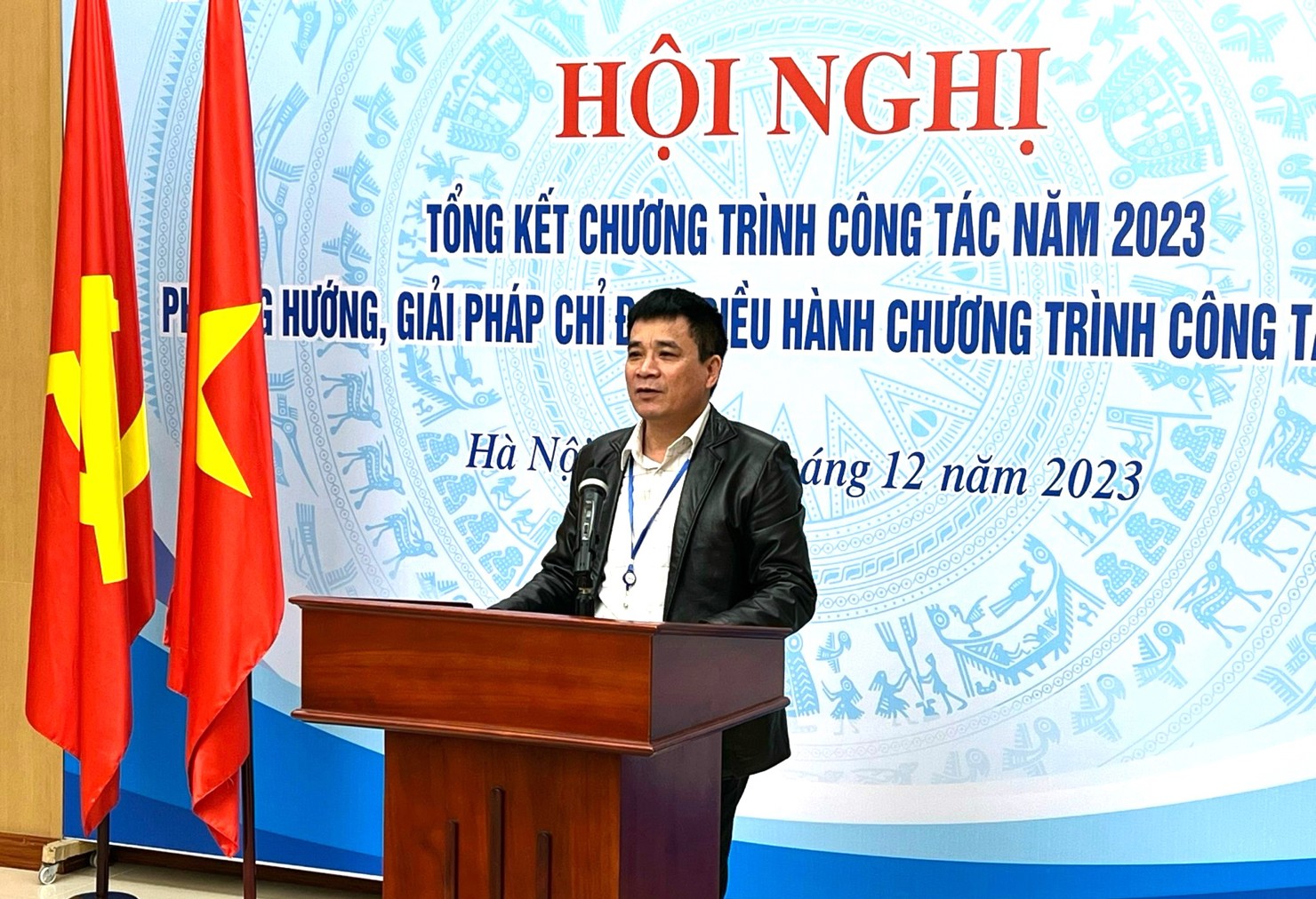 &Ocirc;ng Trương H&ugrave;ng Sơn - Ph&oacute; Chủ nhiệm Ủy ban Kiểm tra Đảng ủy Bộ T&agrave;i ch&iacute;nh đ&aacute;nh gi&aacute; cao những kết quả Chi bộ Vụ Đầu tư đ&atilde; đạt được trong năm 2023.