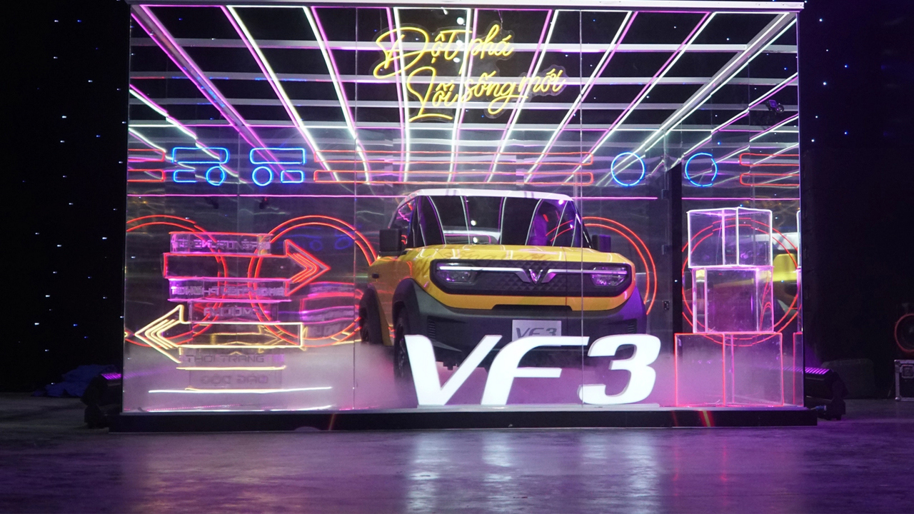 VF 3 v&agrave; mẫu xe concept mới được chờ đợi l&agrave; t&acirc;m điểm của VinFast tại CES 2024. Ảnh: VFS.
