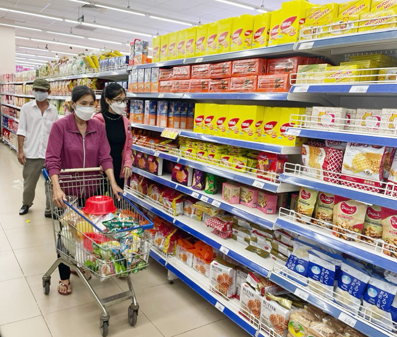 Các chính sách về miễn, giảm thuế khuyến khích người dân tăng tiêu dùng. Ảnh: Cẩm Trúc