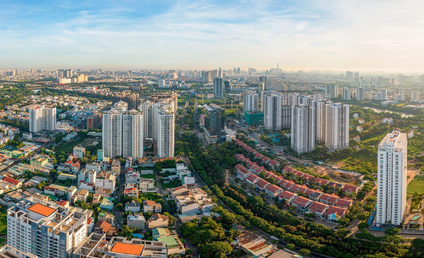 Nhiều doanh nghiệp nước ngoài "bung tiền" thâu tóm các dự án triệu đô (Ảnh minh họa)