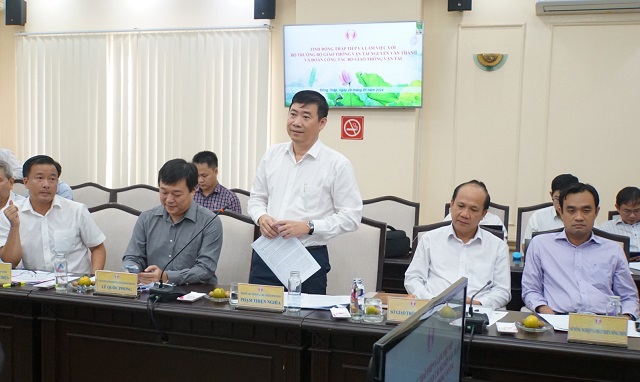 Bộ trưởng Bộ Giao thông vận tải Nguyễn Văn Thắng phát biểu tại cuộc họp. Ảnh: MN