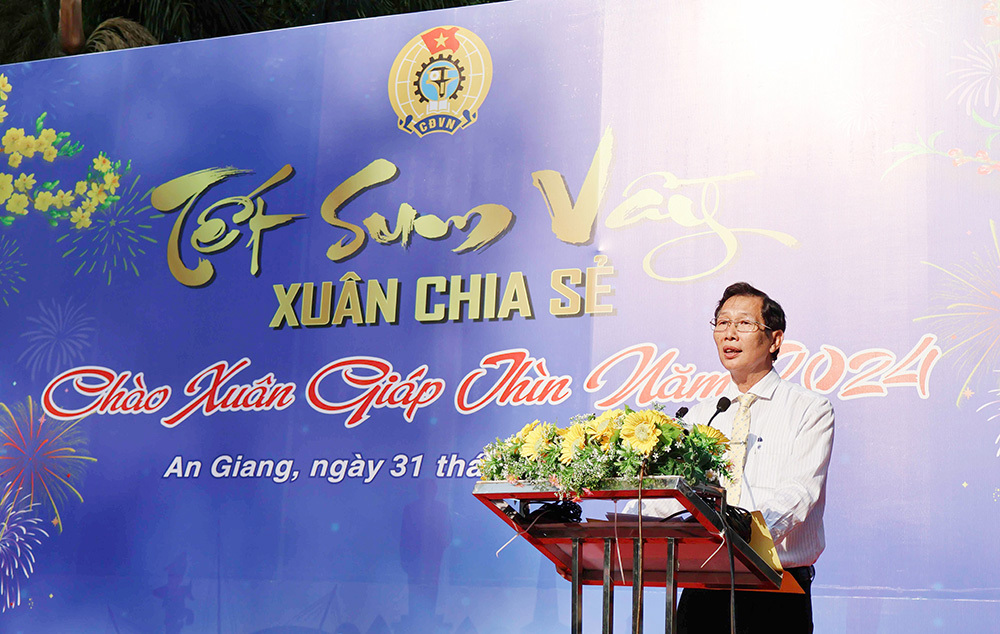 Ph&oacute; Chủ tịch UBND tỉnh An Giang L&ecirc; Văn Phước - Ph&aacute;t biểu tại buổi lễ. Ảnh: Mỹ Hạnh