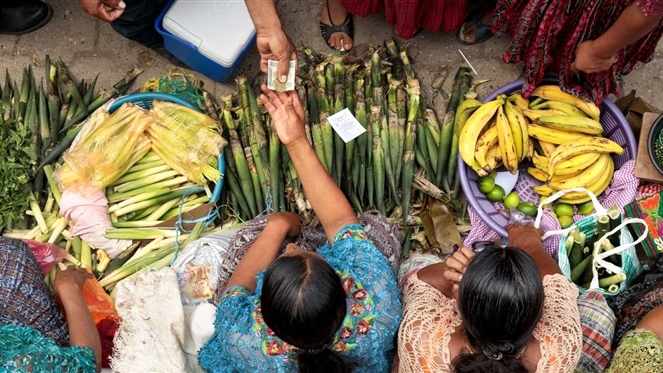 Một khu chợ ở thành phố ở Tucuru, Guatemala. Ảnh: UN Women/Ryan Brown