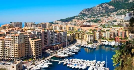 Cảng Fontvieille ở Công quốc Monaco. Ảnh Education Images/Universal Images Group/Getty Images
