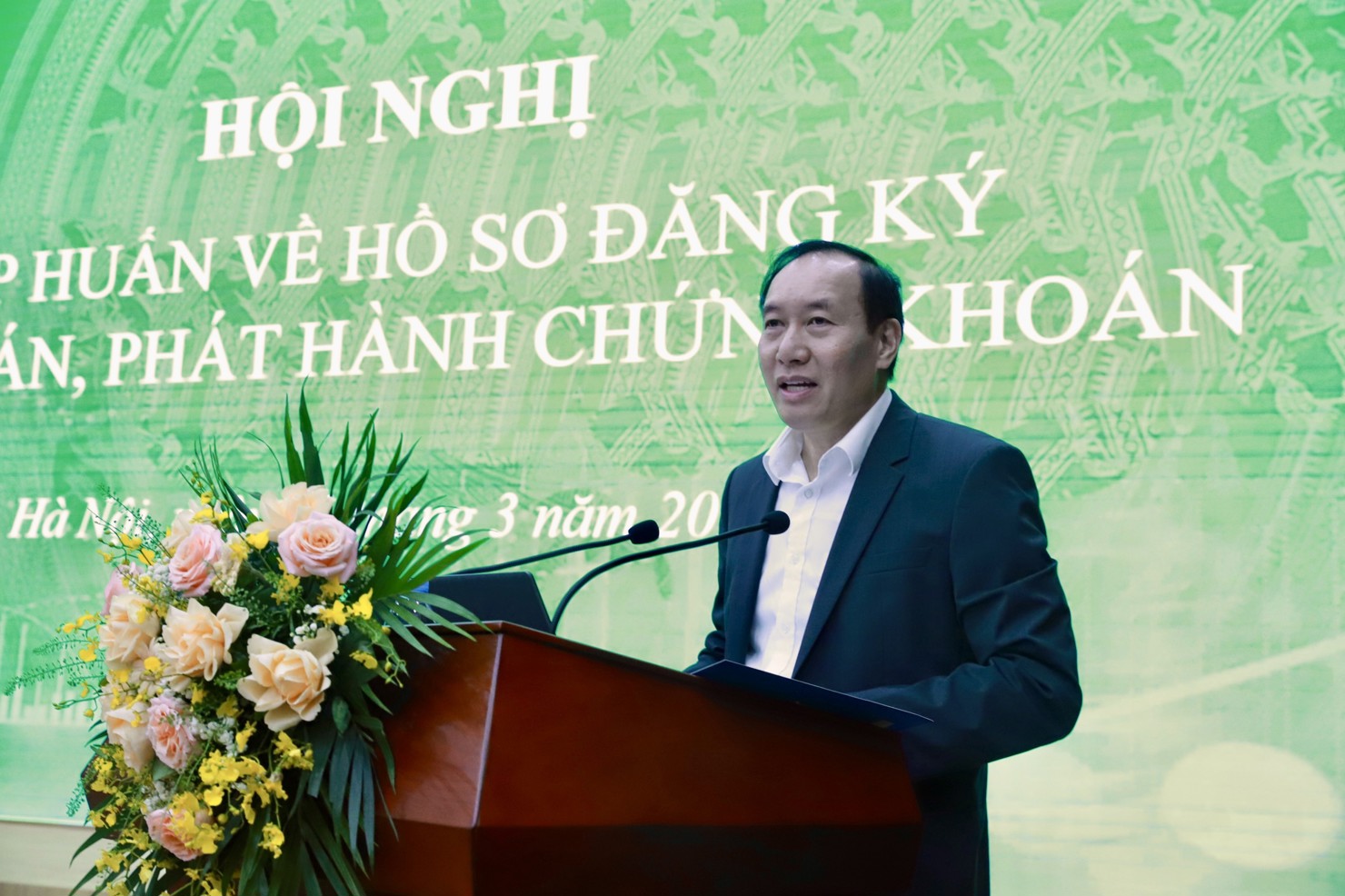 Ph&oacute; Chủ tịch UBCKNN Phạm Hồng Sơn ph&aacute;t biểu khai mạc Hội nghị.