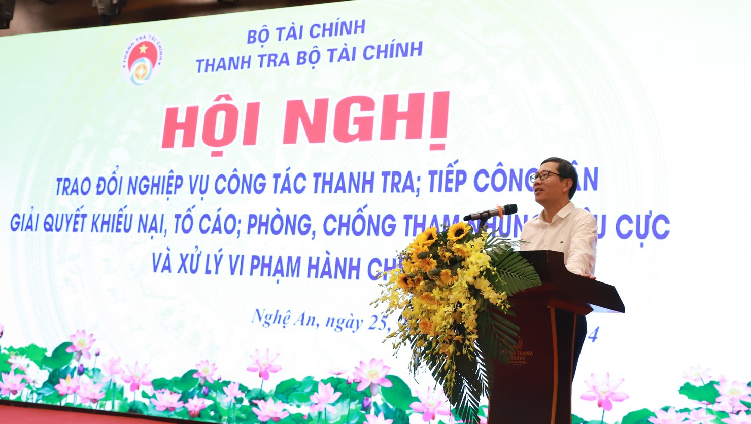 Ch&aacute;nh Thanh tra Bộ T&agrave;i ch&iacute;nh Trần Huy Trường ph&aacute;t biểu kết luận hội nghị.