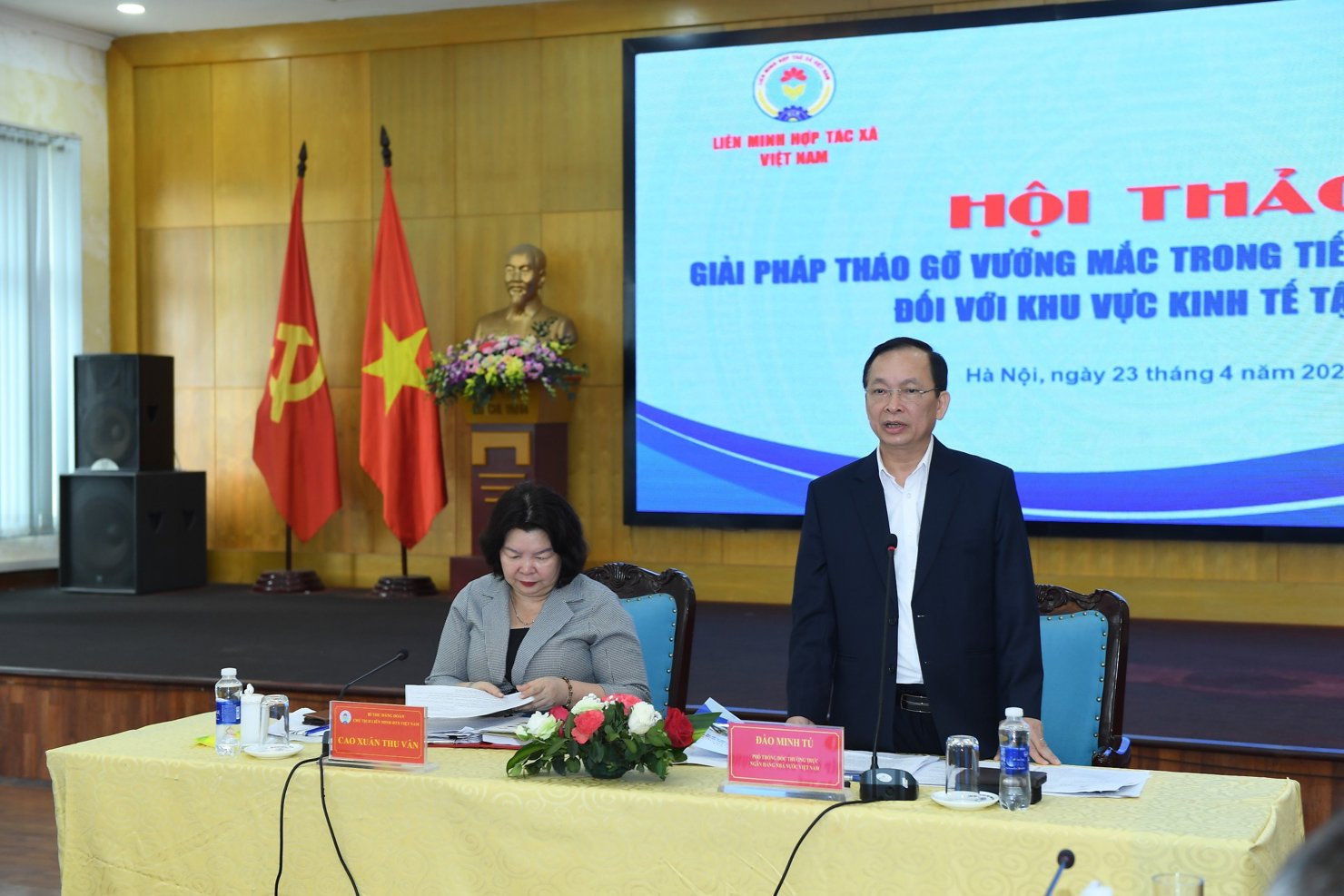 Phó Thống đốc NHNN Đào Minh Tú phát biểu tại Hội thảo.