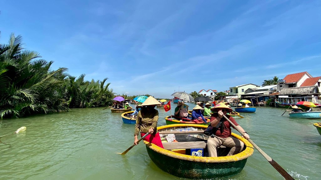 Chương trình kích cầu du lịch nội địa với chủ đề "Người Việt đi du lịch Việt - Việt Nam tôi yêu" để đón đầu kỳ nghỉ lễ 30/4 - 1/5 và mùa du lịch hè 2024. 