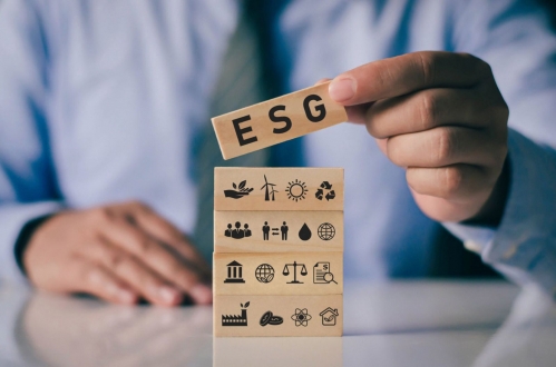 ESG là một khái niệm ngày càng được quan tâm trong lĩnh vực kinh doanh và tài chính