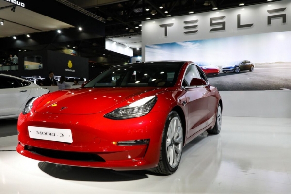 Dòng xe điện Model 3 của Tesla đang được giảm giá tại nhiều thị trường lớn. Nguồn ảnh: SeongJoon Cho, Bloomberg