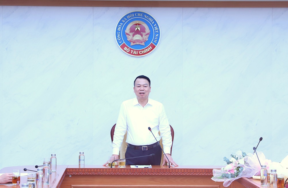 Thứ trưởng Bộ T&agrave;i ch&iacute;nh Nguyễn Đức Chi ph&aacute;t biểu tại buổi lễ.&nbsp;