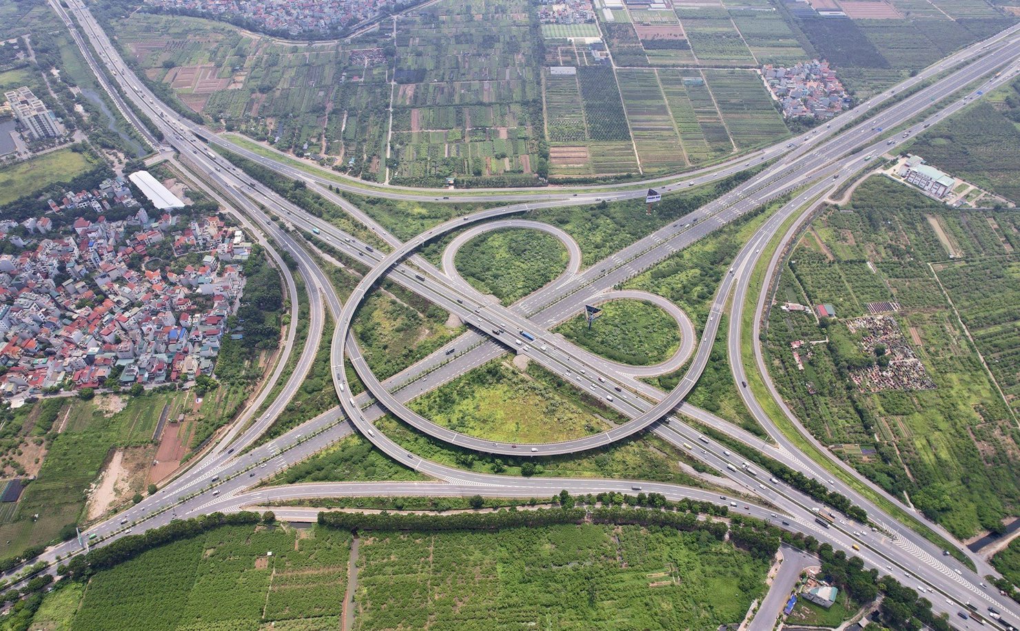 Hạ tầng giao thông giúp nâng tầm BĐS phía Đông. 