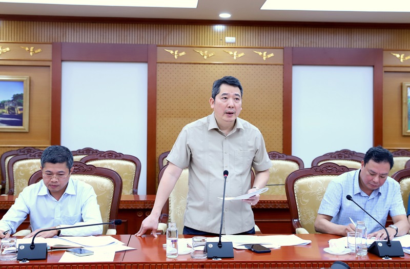 Đồng ch&iacute; Cao Anh Tuấn - B&iacute; thư Đảng ủy, Thứ trưởng Bộ T&agrave;i ch&iacute;nh ph&aacute;t biểu tại Hội nghị.