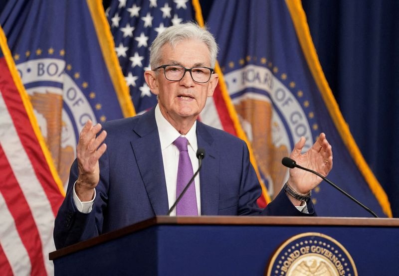 Chủ tịch Fed Jerome Powell phát biểu tại cuộc họp báo đầu tháng Năm - Ảnh:Reuters