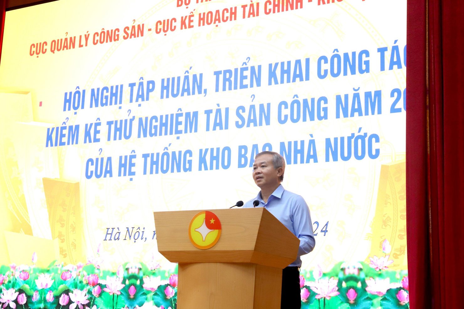 &Ocirc;ng Nguyễn Quang Vinh - Ph&oacute; Tổng Gi&aacute;m đốc KBNN ph&aacute;t biểu tại Hội nghị.