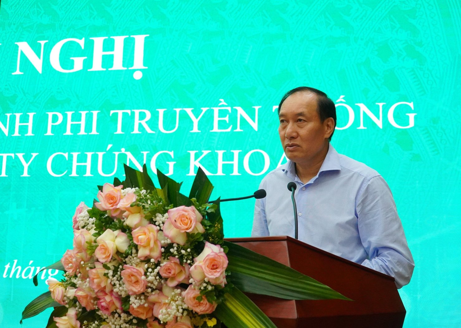 Ph&oacute; Chủ tịch UBCKNN Phạm Hồng Sơn ph&aacute;t biểu tại Hội nghị.
