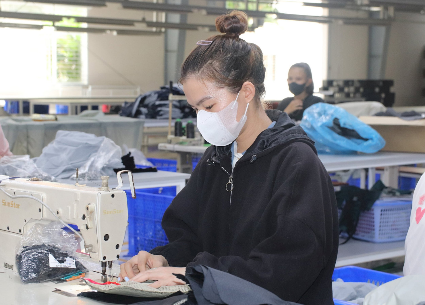 Mỗi người lao động phải tuân thủ đúng và đầy đủ quy tắc an toàn lao động 