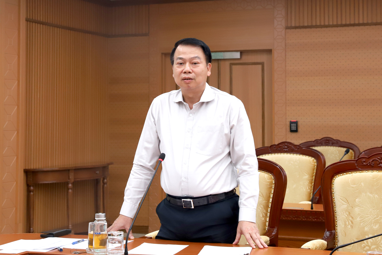 Thứ trưởng Bộ T&agrave;i ch&iacute;nh Nguyễn Đức Chi chủ tr&igrave; Hội nghị giao ban.