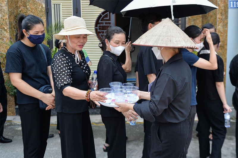 Người dân tưởng nhớ Tổng Bí thư Nguyễn Phú Trọng tại quê hương Lại Đà - Ảnh 12