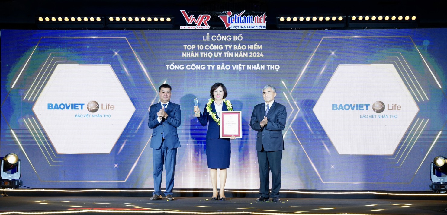 Năm 2024,&nbsp;Bảo Việt Nh&acirc;n thọ tiếp tục l&agrave; doanh nghiệp dẫn đầu danh s&aacute;ch &ldquo;Top 10 C&ocirc;ng ty bảo hiểm nh&acirc;n thọ uy t&iacute;n&rdquo;.&nbsp;