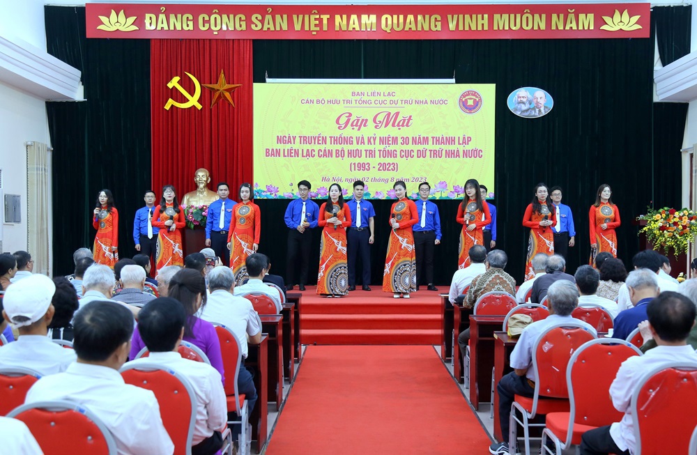 Các thế hệ cán bộ, công chức, người lao động ngành DTNN luôn hoàn thành thắng lợi các nhiệm vụ được giao. Ảnh: Văn Trường