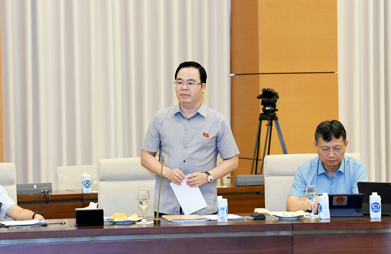Ủy vi&ecirc;n Thường trực Ủy ban Khoa học, C&ocirc;ng nghệ v&agrave; M&ocirc;i trường Trần Văn Khải ph&aacute;t biểu. Ảnh: L&acirc;m Hiển