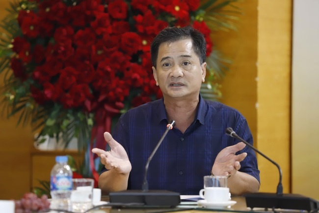 Ph&oacute; chủ tịch Hiệp hội BĐS Việt Nam, Chủ tịch Hội M&ocirc;i giới BĐS Nguyễn Văn Đ&iacute;nh.