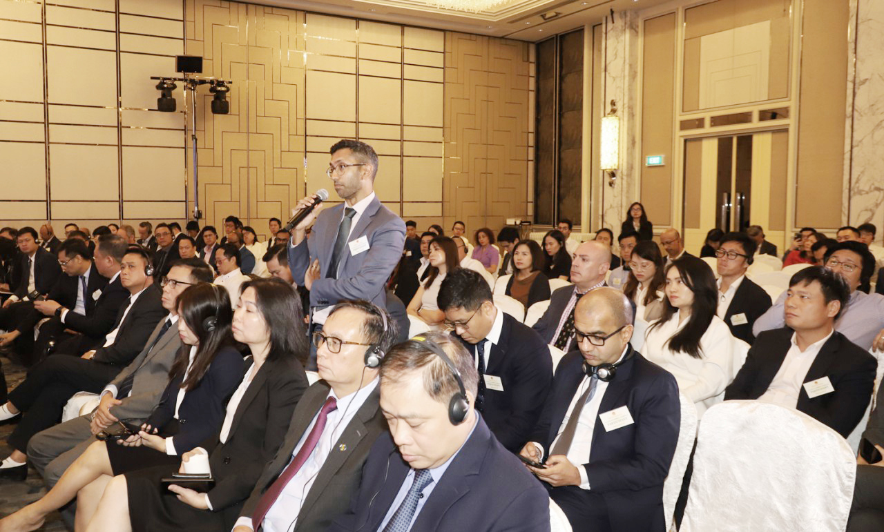Nhiều nh&agrave; đầu tư Singapore quan t&acirc;m đến m&ocirc;i trường đầu tư kinh doanh tại Việt Nam.