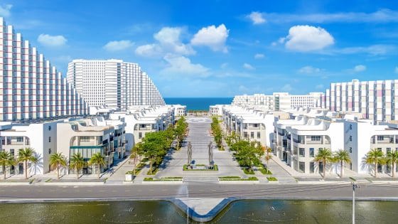 Niềm tin của nhà đầu tư chưa khôi phục khiến thị trường BĐS nghỉ dưỡng kéo dài tình trạng khó khăn. Ảnh: Arena Cam Ranh